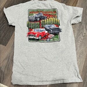 (2) Gray Graphic T-Shirt